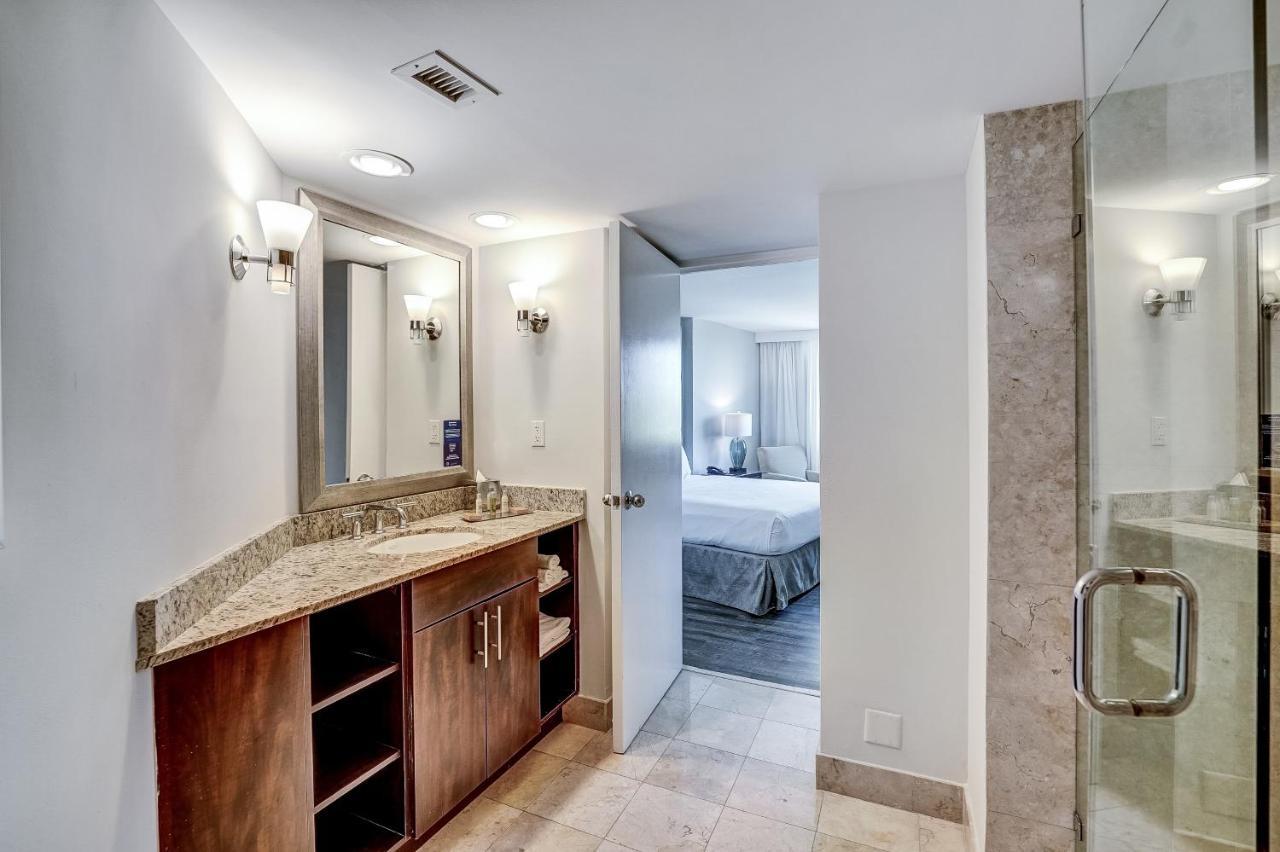 Waterview Condo- Spacious 2 Bedroom - Central - Steps To Beach 劳德代尔堡 外观 照片
